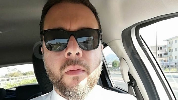 Scalea: il sindaco Perrotta e la sua squadra aderiscono a Forza Italia, ma lui diserta l’incontro ufficiale.