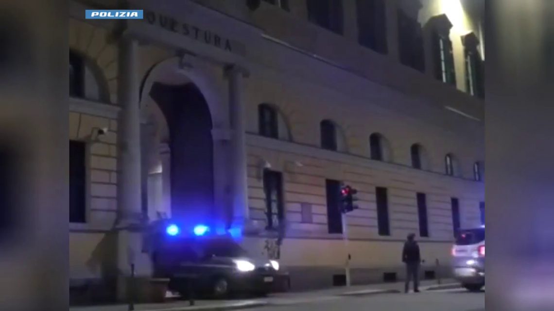 Voleva combattere per la Jihad, fermata 19enne kenyota Voleva combattere per la Jihad, fermata 19enne kenyota
