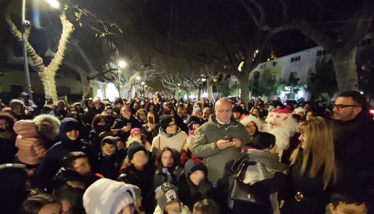 Praia a Mare fa il botto di presenze: il Natale si accende con gli eventi. Praia a Mare fa il botto di presenze: il Natale si accende con gli eventi.