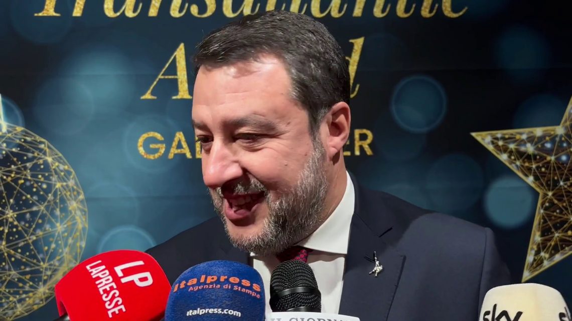 Stellantis, Salvini “Disgustoso quello che sta succedendo” Stellantis, Salvini “Disgustoso quello che sta succedendo”