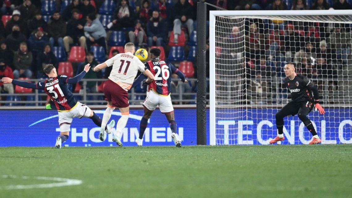La Roma si salva in extremis, finisce 2-2 a Bologna La Roma si salva in extremis, finisce 2-2 a Bologna