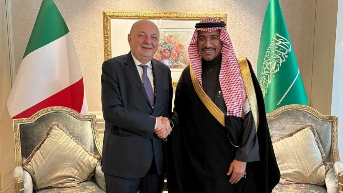 Pichetto incontra ministro saudita, focus sulle materie prime Pichetto incontra ministro saudita, focus sulle materie prime