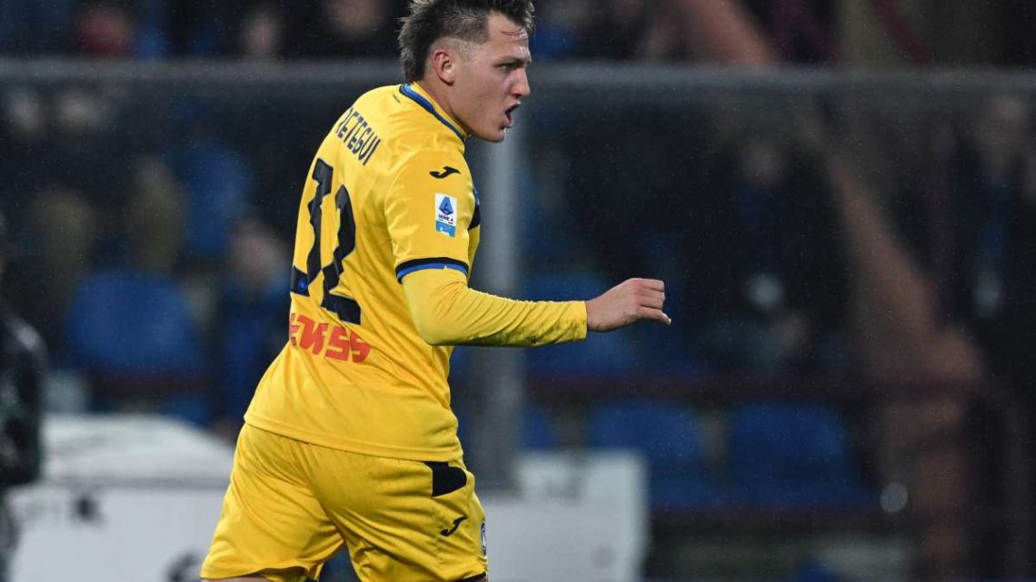 Retegui ribalta il Como, l’Atalanta vince 2-1 al Sinigaglia Retegui ribalta il Como, l’Atalanta vince 2-1 al Sinigaglia