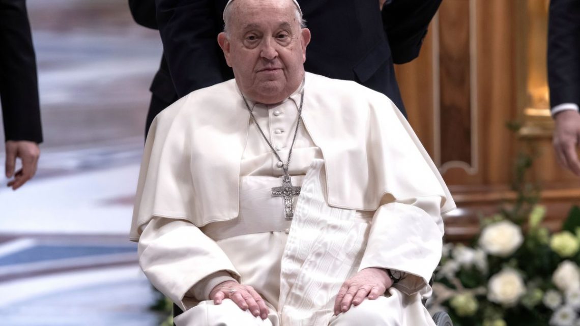 Papa Francesco “Si tende a parlare tanto ma ascoltare poco” Papa Francesco “Si tende a parlare tanto ma ascoltare poco”