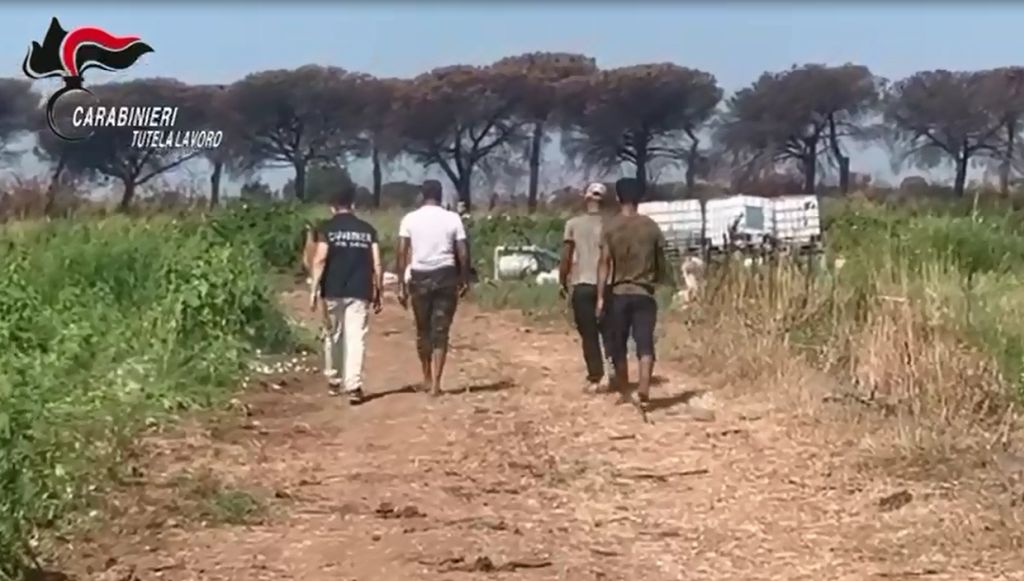 Corruzione e immigrazione clandestina, 36 arresti in Campania Corruzione e immigrazione clandestina, 36 arresti in Campania