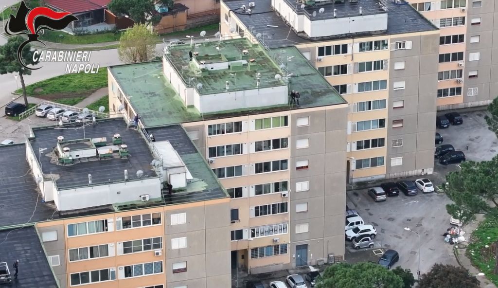Camorra, blitz contro 2 clan a Pomigliano D’arco con 27 arresti Camorra, blitz contro 2 clan a Pomigliano D’arco con 27 arresti