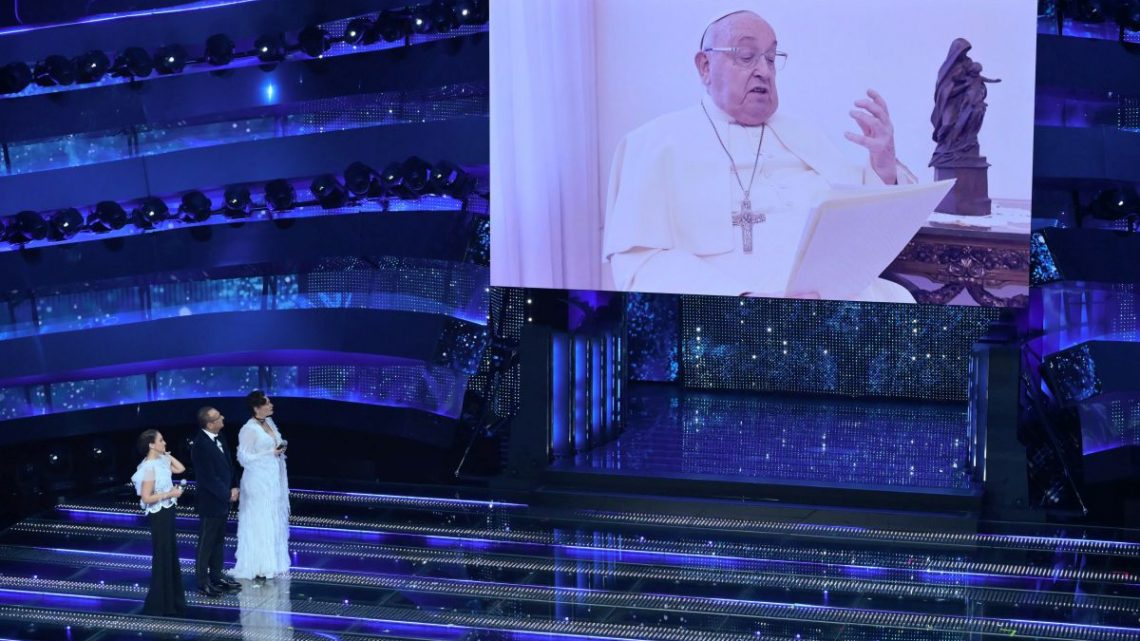 Sanremo, videomessaggio del Papa “La musica è strumento di pace” Sanremo, videomessaggio del Papa “La musica è strumento di pace”