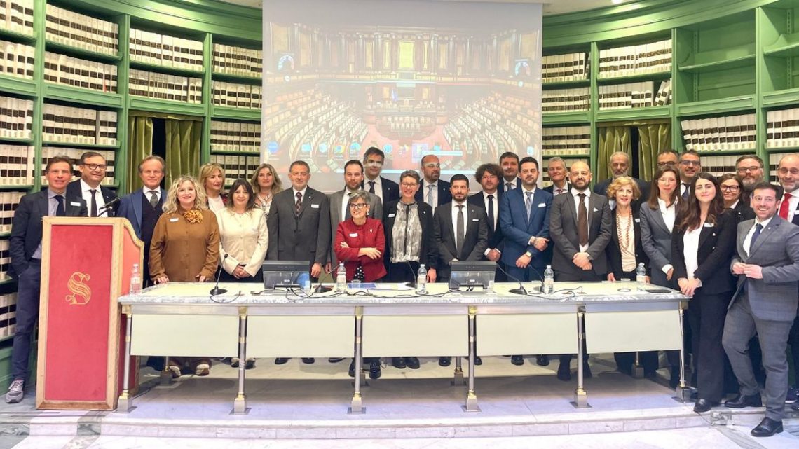 Sanità digitale e professioni sanitarie, evoluzione e nuove competenze Sanità digitale e professioni sanitarie, evoluzione e nuove competenze