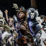 Una scena di Cats di Andrew Lloyd Webber nell'allestimento e con la regia di Massimo Romeo Piparo (ph. Gianluca Saragò).