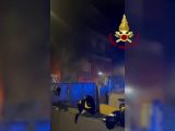 Incendio in autorimessa a Bari, diciotto famiglie evacuate