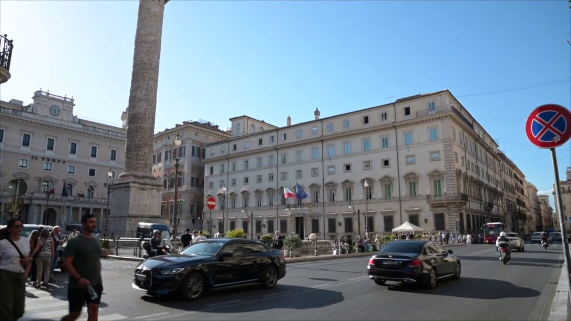 Tre miliardi contro il caro bollette Tre miliardi contro il caro bollette