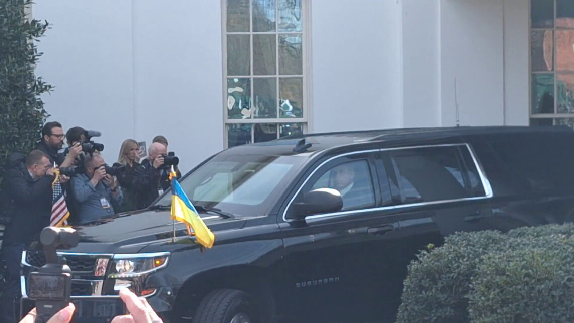 Zelensky lascia la Casa Bianca dopo la lite con Trump Zelensky lascia la Casa Bianca dopo la lite con Trump
