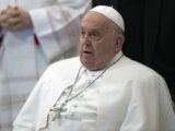 Papa “Dobbiamo disarmare la terra, diplomazia ha bisogno di nuova linfa”