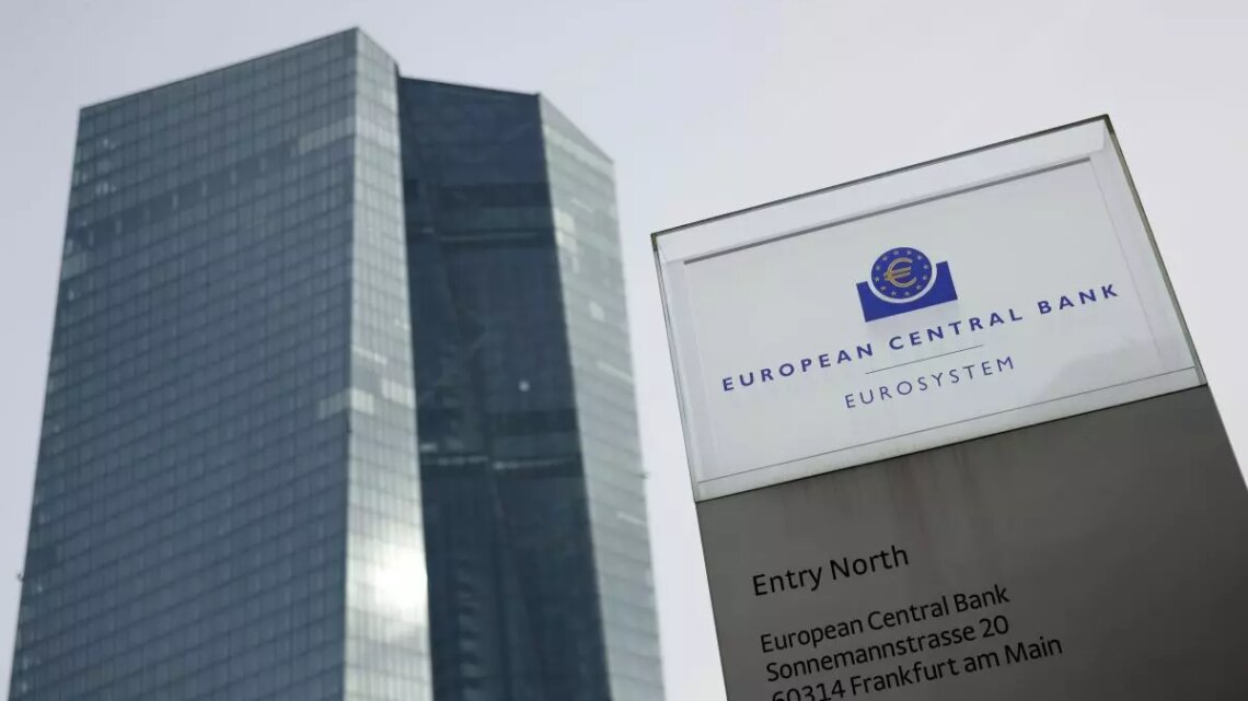 Bce “La crescita dell’Eurozona frenata dal manifatturiero” Bce “La crescita dell’Eurozona frenata dal manifatturiero”
