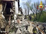 Crolla una palazzina a Monteverde a Roma, tratto in salvo un uomo