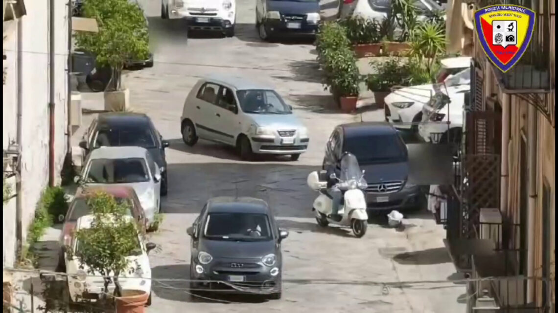 Palermo, droni e telecamere contro abbandono rifiuti in strada Palermo, droni e telecamere contro abbandono rifiuti in strada