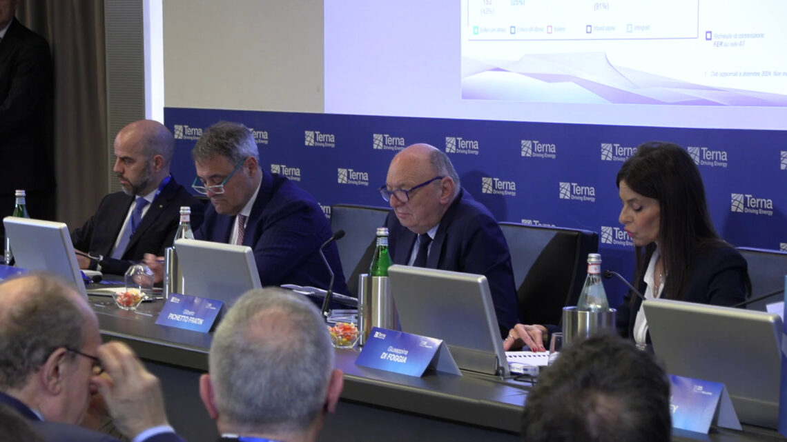 Terna, nei prossimi dieci anni investimenti per oltre 23 miliardi Terna, nei prossimi dieci anni investimenti per oltre 23 miliardi