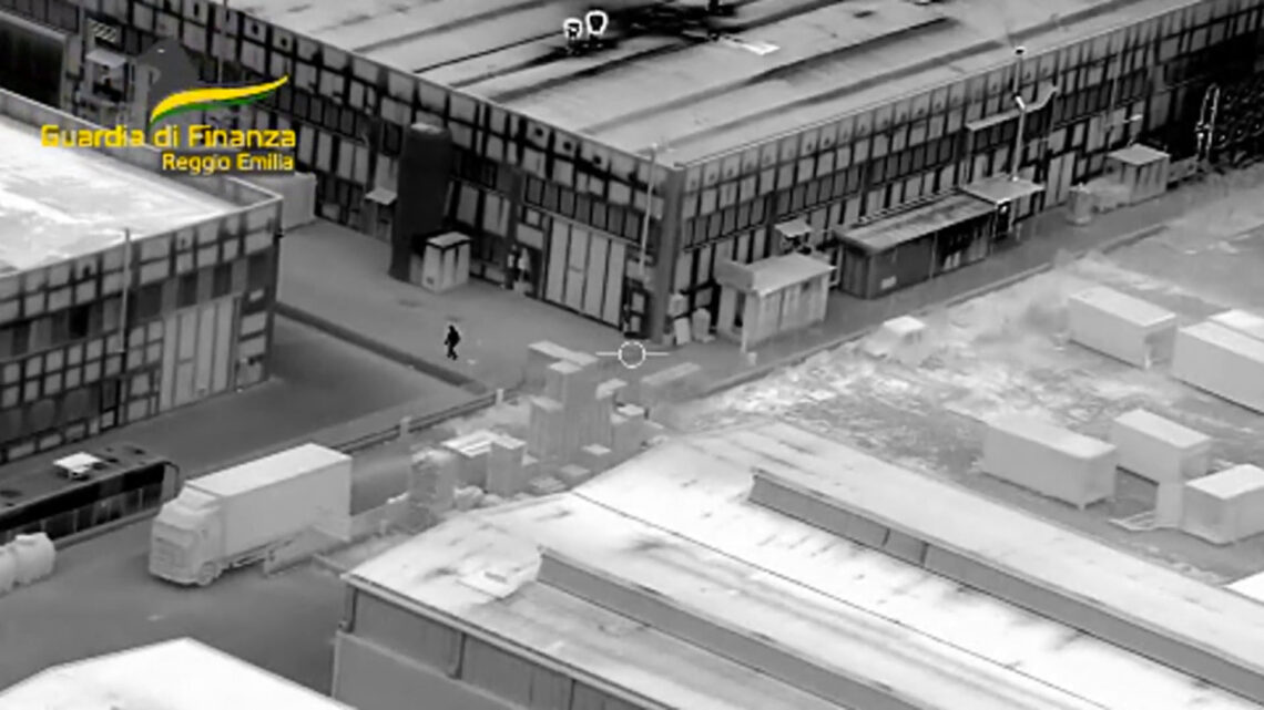 Gdf Reggio Emilia, arresti e perquisizioni per usura ed estorsioni Gdf Reggio Emilia, arresti e perquisizioni per usura ed estorsioni