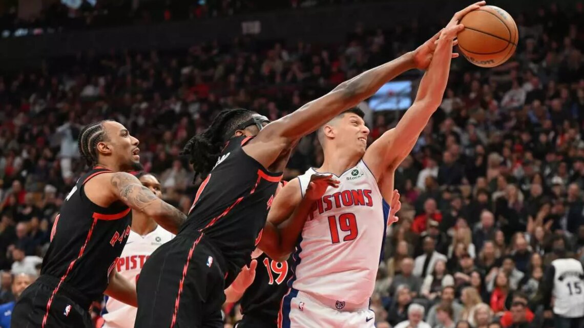 Vittoria e play-off per Detroit, 5 punti di Fontecchio a Toronto Vittoria e play-off per Detroit, 5 punti di Fontecchio a Toronto