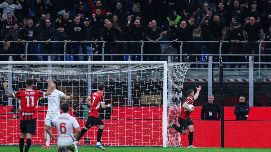 Gol e spettacolo a San Siro, finisce 2-2 fra Milan e Fiorentina Gol e spettacolo a San Siro, finisce 2-2 fra Milan e Fiorentina