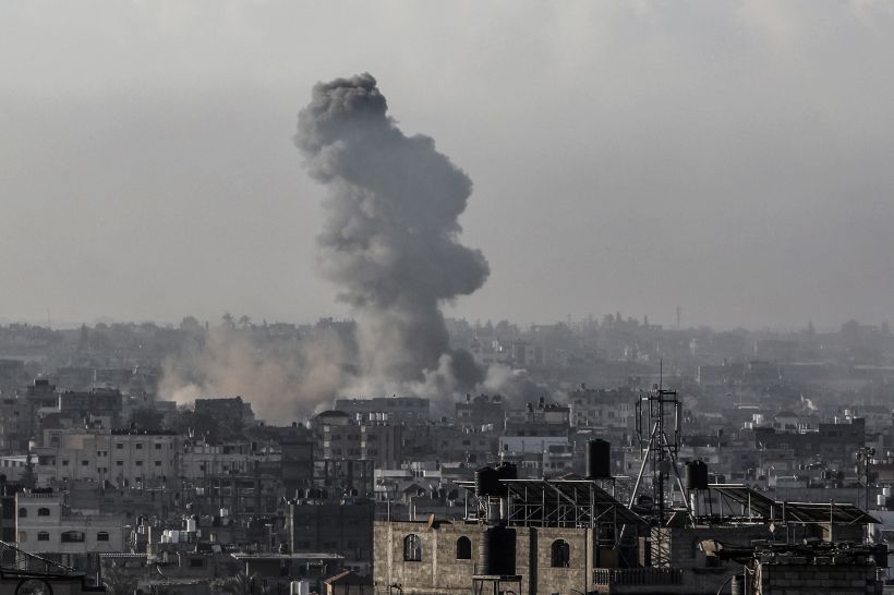 A Gaza 12 morti in attacchi israeliani A Gaza 12 morti in attacchi israeliani
