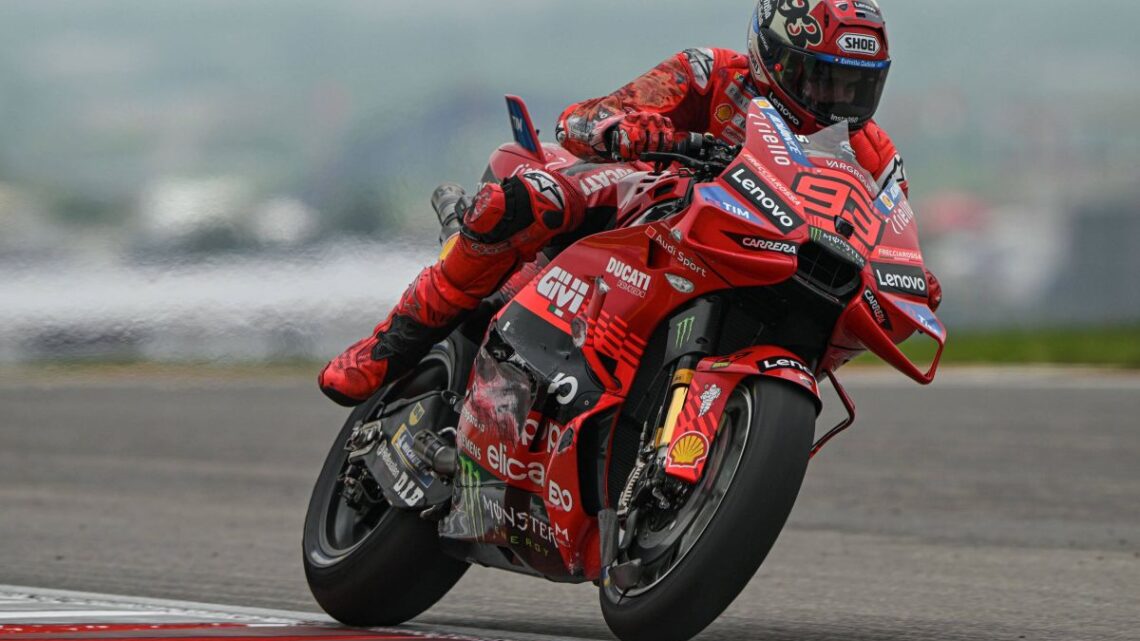 Marc Marquez vince anche la sprint in Qatar, male Bagnaia Marc Marquez vince anche la sprint in Qatar, male Bagnaia