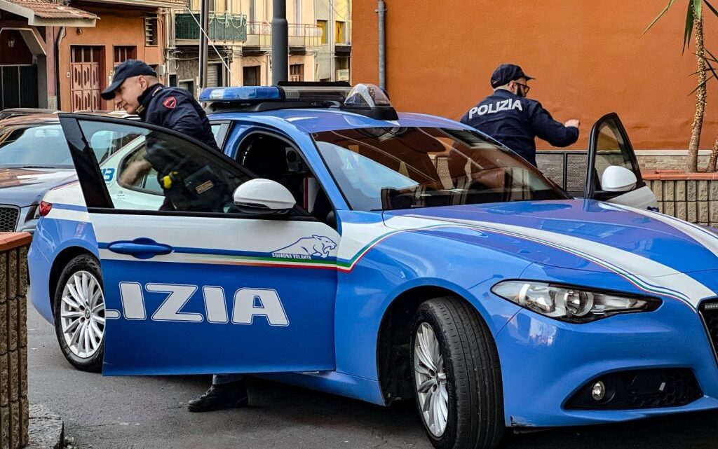 Camorra, arrestati a Napoli 12 esponenti di due clan a Pianura Camorra, arrestati a Napoli 12 esponenti di due clan a Pianura