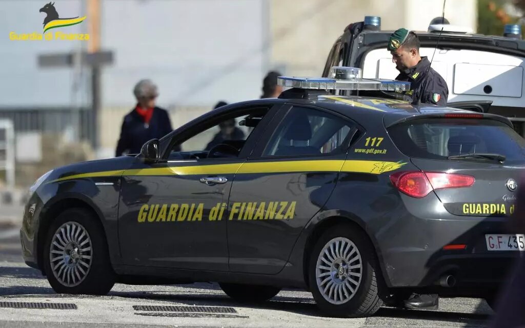 Occultati al fisco 5 milioni, sequestrati a Torino beni per 1,2 milioni Occultati al fisco 5 milioni, sequestrati a Torino beni per 1,2 milioni