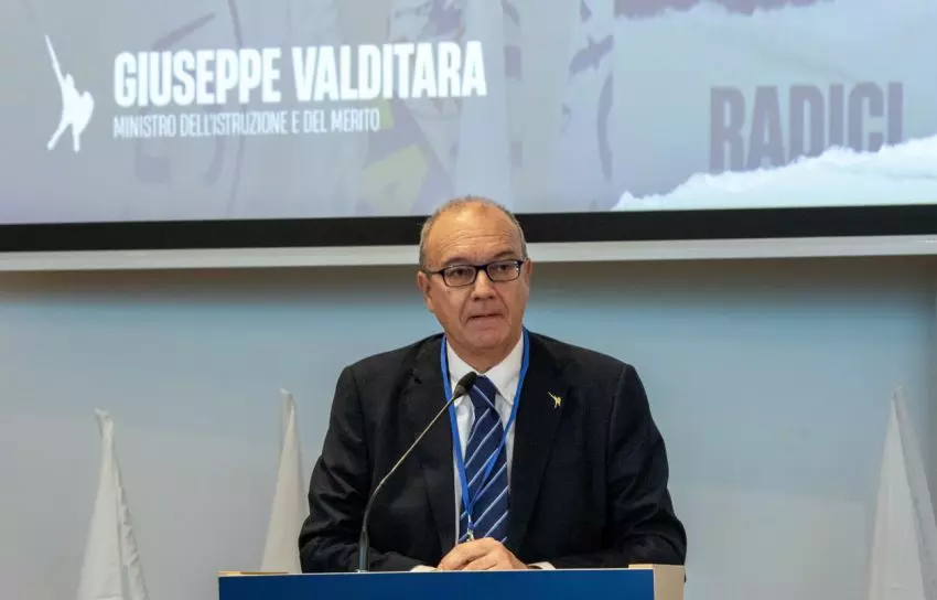 Valditara “Su concorso per presidi non sono tollerate opacità” Valditara “Su concorso per presidi non sono tollerate opacità”