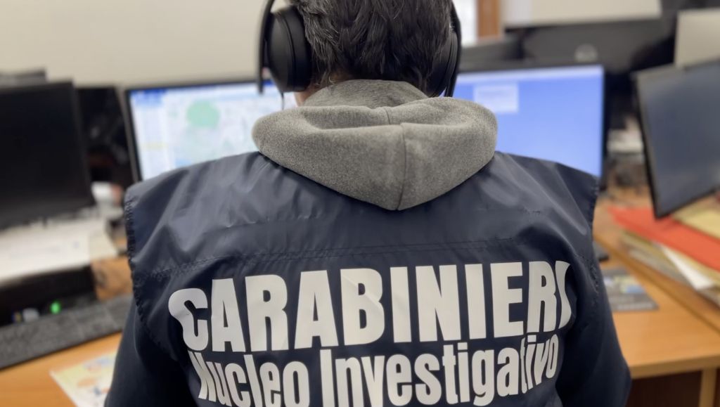 Napoli, duro colpo a due clan della Camorra. 24 indagati Napoli, duro colpo a due clan della Camorra. 24 indagati
