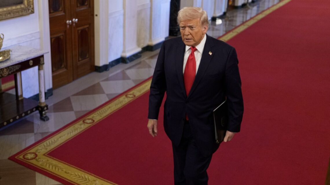 Dazi, Trump “Inflazione in calo, promessa mantenuta” Dazi, Trump “Inflazione in calo, promessa mantenuta”