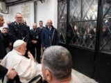 Il Papa ai detenuti “Non posso fare lavanda dei piedi ma vi sono vicino”