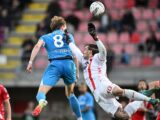 Il Napoli fatica ma batte il Monza, agganciata l’Inter