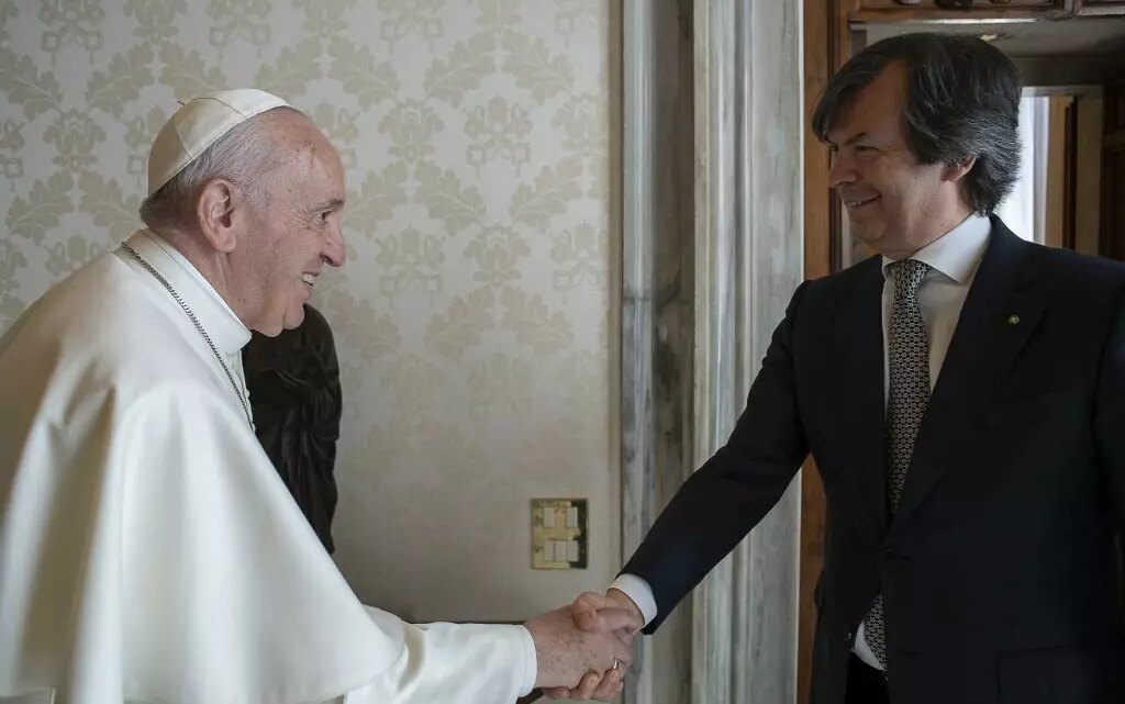 Intesa Sanpaolo, cordoglio per scomparsa Papa Francesco “Guida luminosa” Intesa Sanpaolo, cordoglio per scomparsa Papa Francesco “Guida luminosa”