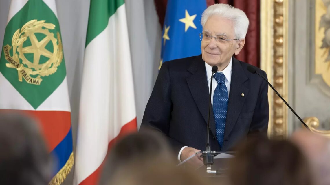 Mattarella “Le nuove generazioni traggano alimento dalla storia” Mattarella “Le nuove generazioni traggano alimento dalla storia”