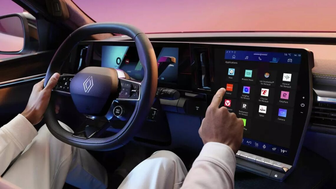 Nuove funzionalità a bordo su Scenic E-Tech Electric Nuove funzionalità a bordo su Scenic E-Tech Electric