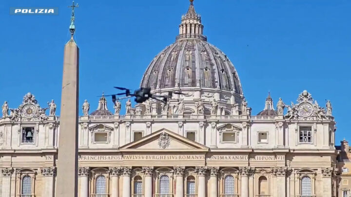 Per le esequie di Papa Francesco la Polizia schiera sicurezza in 3D