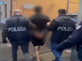 Rapine in strada a Milano, arrestata baby gang