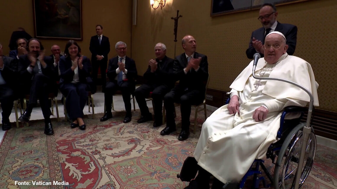 Papa Francesco incontra vertici e personale del Policlinico Gemelli Papa Francesco incontra vertici e personale del Policlinico Gemelli