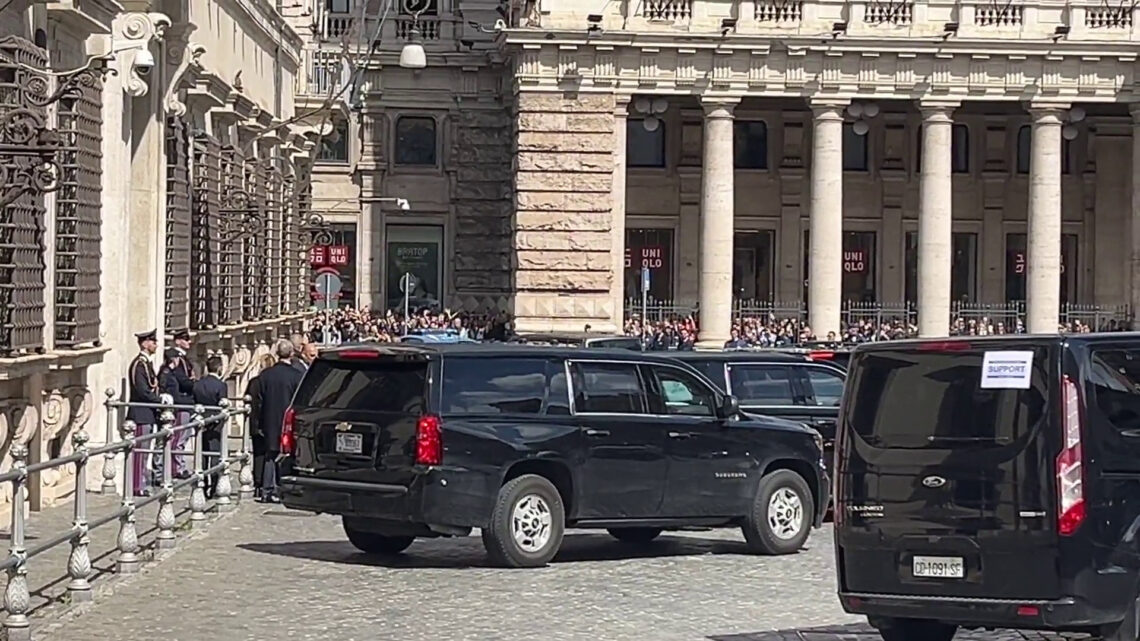 Vance lascia Palazzo Chigi dopo l’incontro con Meloni Vance lascia Palazzo Chigi dopo l’incontro con Meloni
