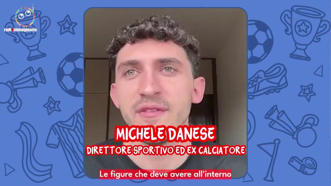 Una squadra di calcio di soli adolescenti Una squadra di calcio di soli adolescenti