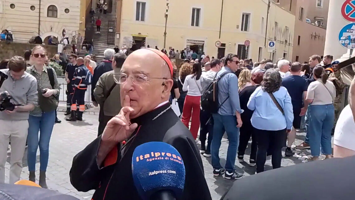 Migliaia di fedeli in fila per l’ultimo saluto a Papa Francesco Migliaia di fedeli in fila per l’ultimo saluto a Papa Francesco