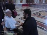 Papa Francesco prega a San Pietro per la Domenica delle Palme