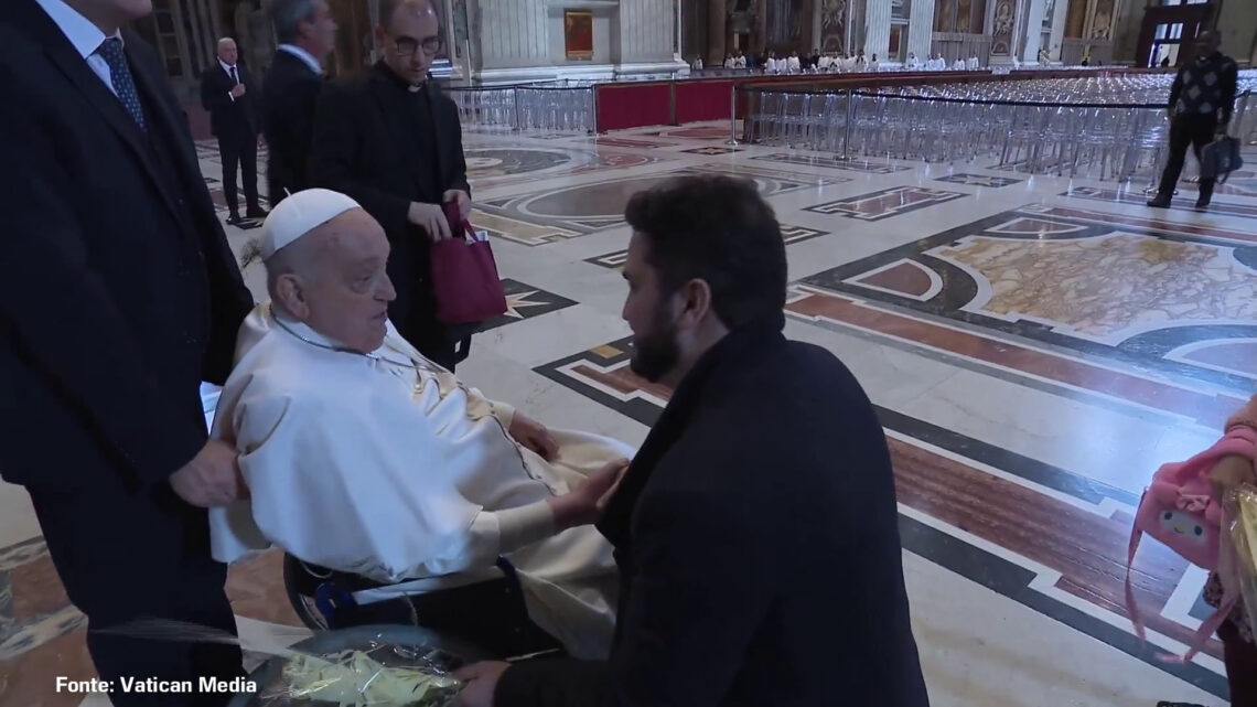 Papa Francesco prega a San Pietro per la Domenica delle Palme Papa Francesco prega a San Pietro per la Domenica delle Palme