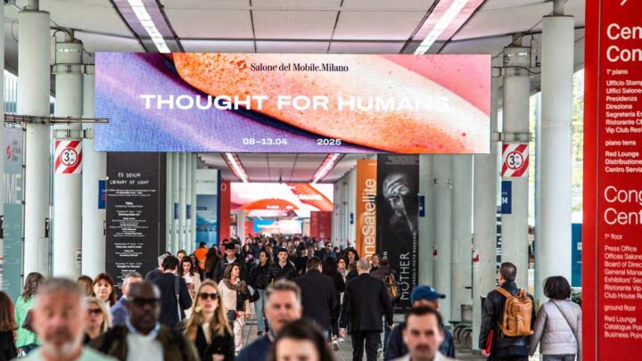 Il Salone del Mobile brilla nonostante le incertezze globali: 302.548 presenze e record di operatori esteri (68%)