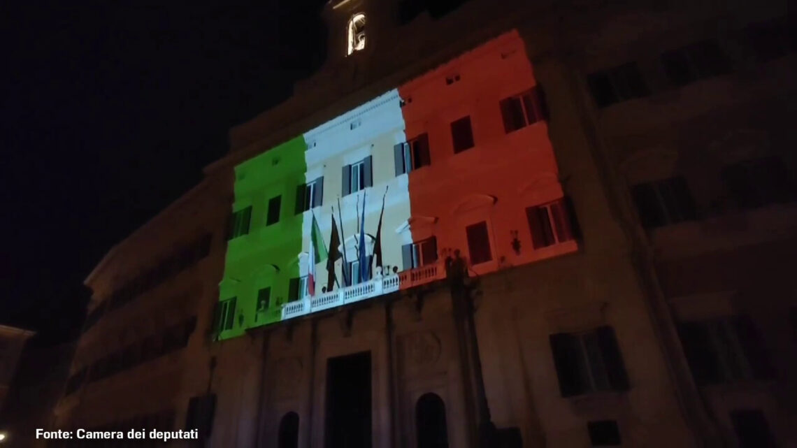 Montecitorio s’illumina con il Tricolore per Giornata Made in Italy Montecitorio s’illumina con il Tricolore per Giornata Made in Italy