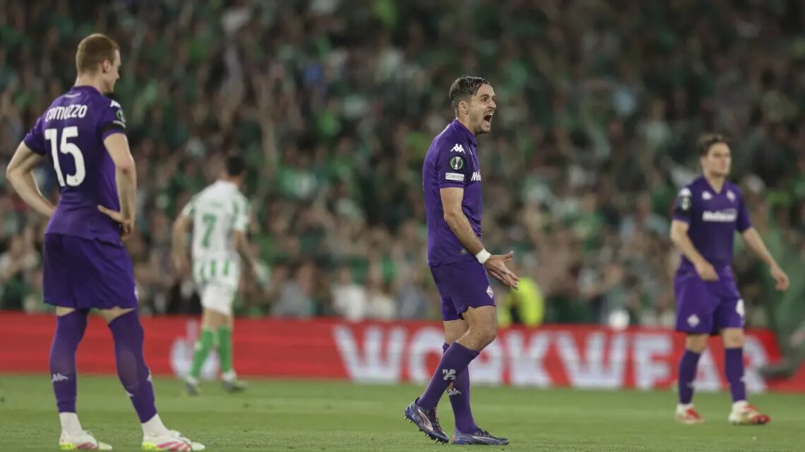 Andata semifinale Conference, Fiorentina battuta 2-1 dal Betis Andata semifinale Conference, Fiorentina battuta 2-1 dal Betis