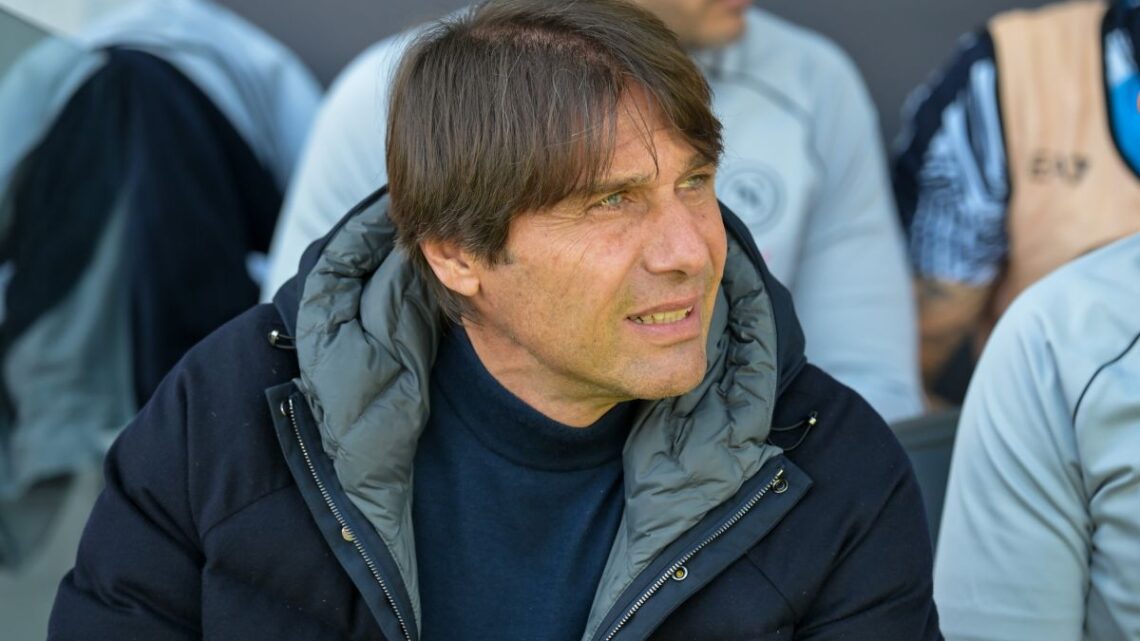 Conte “Ai tifosi interessa lo scudetto del Napoli, non il mio futuro” Conte “Ai tifosi interessa lo scudetto del Napoli, non il mio futuro”