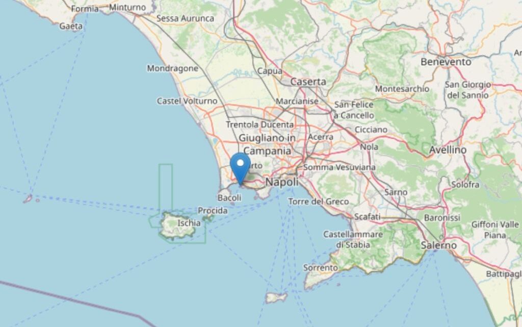 Terremoti, scossa di magnitudo 4.4 nella zona dei Campi Flegrei Terremoti, scossa di magnitudo 4.4 nella zona dei Campi Flegrei