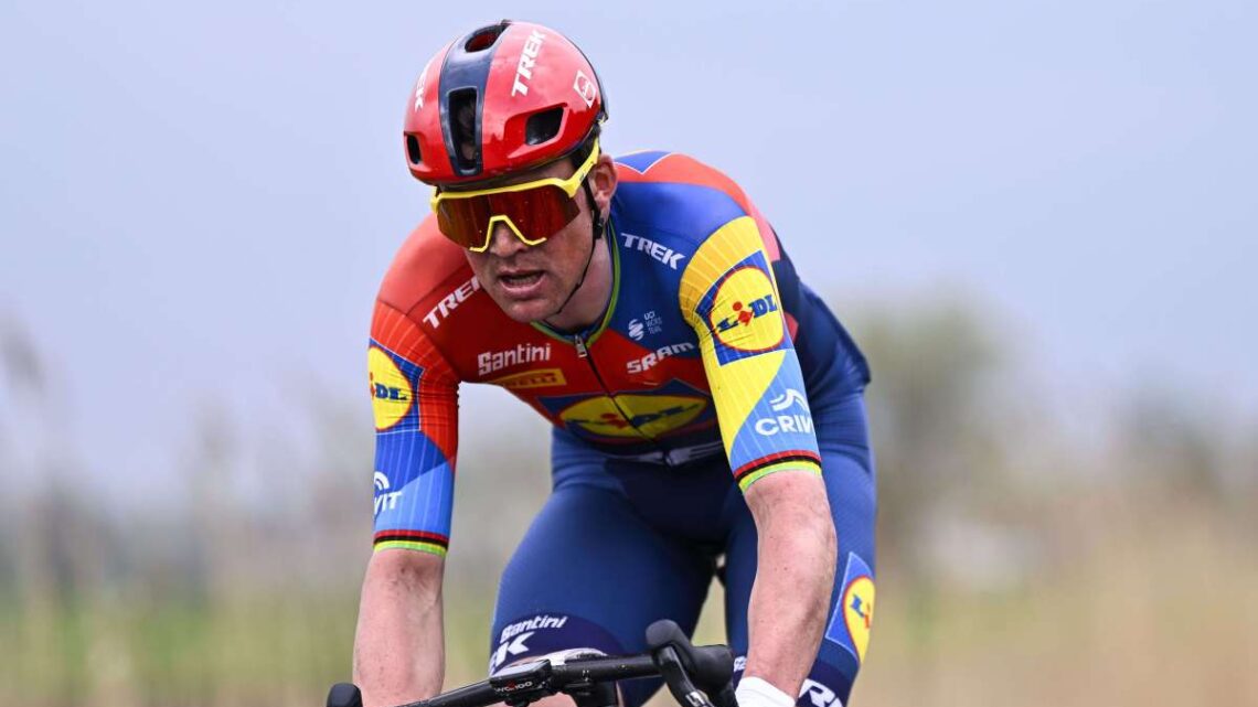 Van Uden vince a Lecce, Pedersen resta maglia rosa al Giro Van Uden vince a Lecce, Pedersen resta maglia rosa al Giro